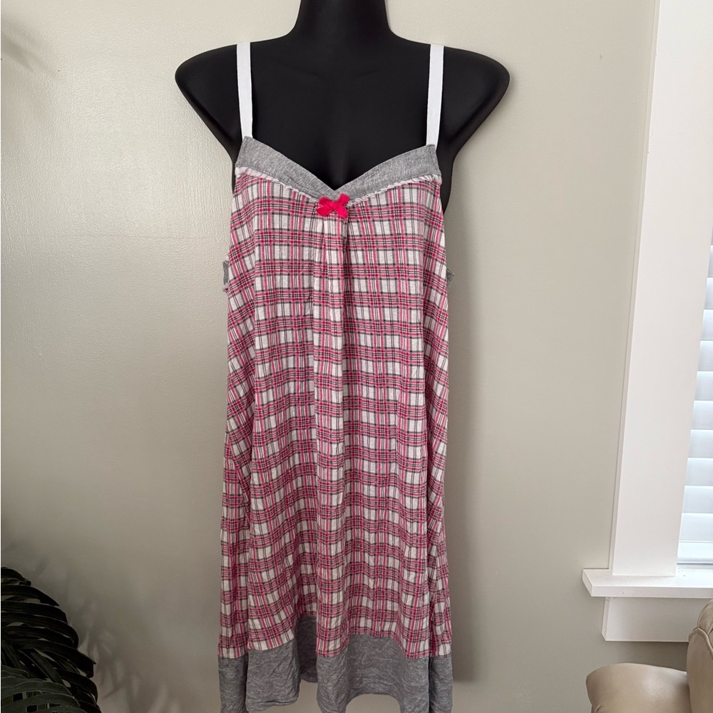 Simply Vera Vera Wang Pink and Gray Chemise with Lace Trim
